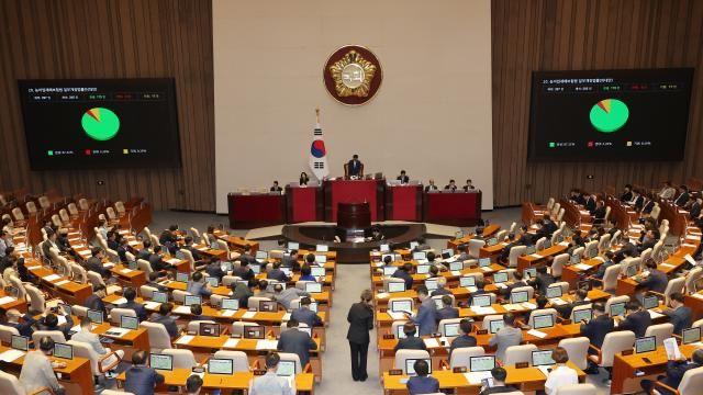 與 쟁점 법안 강행 처리에...野 필리버스터 맞대응