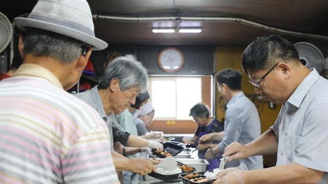 韩国基础生活保障对象老年人近半数 平均每9位老人中1人受助