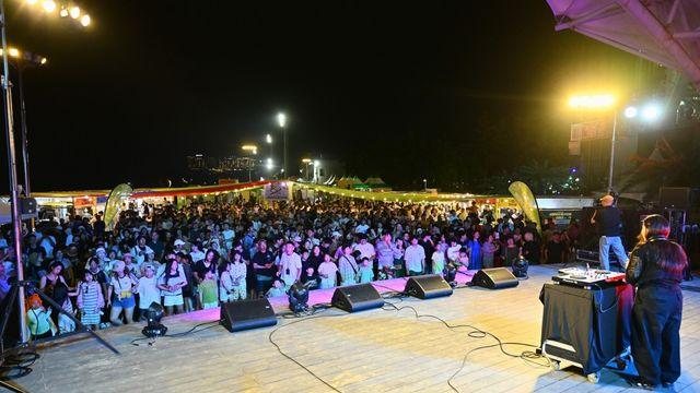 속초해변 여름 축제 성황…물총놀이부터 무소음 DJ 파티까지