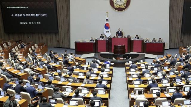 [본회의] 방송3법 상정,국힘 '무제한토론'시작… 노란봉투법·상법개정 8월 국회 처리