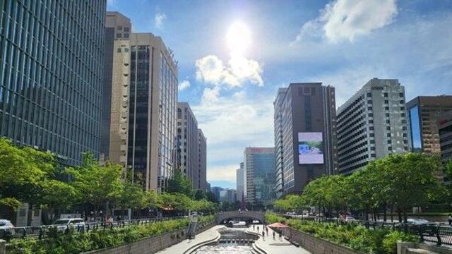 명동 가볼만한곳, 화려한 쇼핑과 문화, 자연이 어우러진 서울 여행