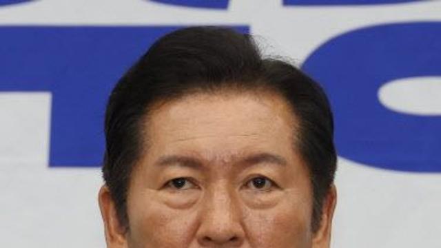 의원들 앞에 선 정청래 