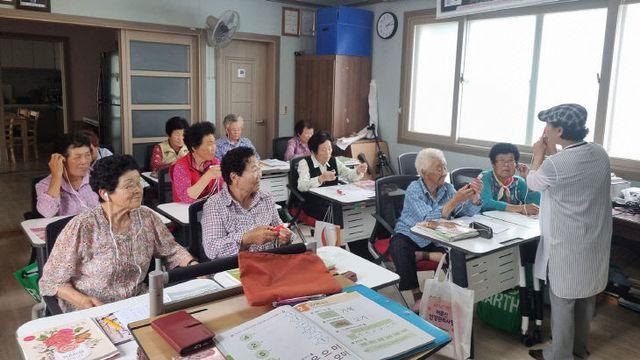 서산시 성인문해교육 어르신들, 무더위 속 배움의 열정 '활활'
