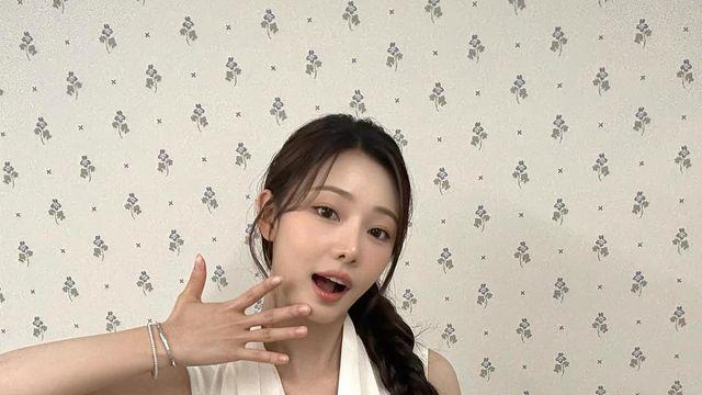 이시안, 랩 원피스로 완성한 '넘사벽' 청순미