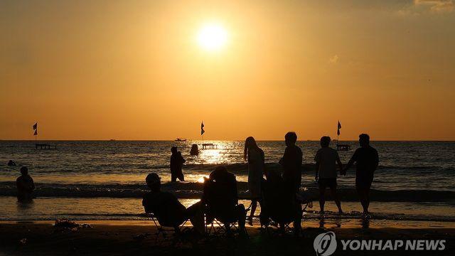 제주 해안 전역 열대야…북부 밤사이 최저 28.4도