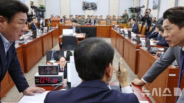 野 국방위원들 