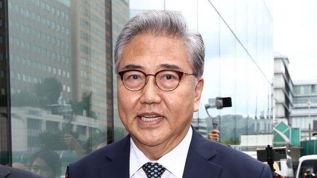 특검, 박진 前장관 7시간 조사…尹부부 우크라 방문 경위 추궁