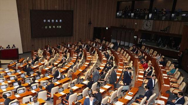 與, 오늘 본회의서 방송법 처리 시도…필리버스터 강제 종료