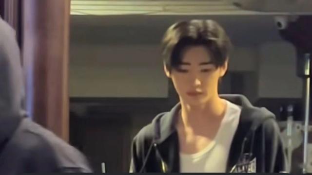 대학가면 멋진 남자 만날 생각하는 고3 여학생