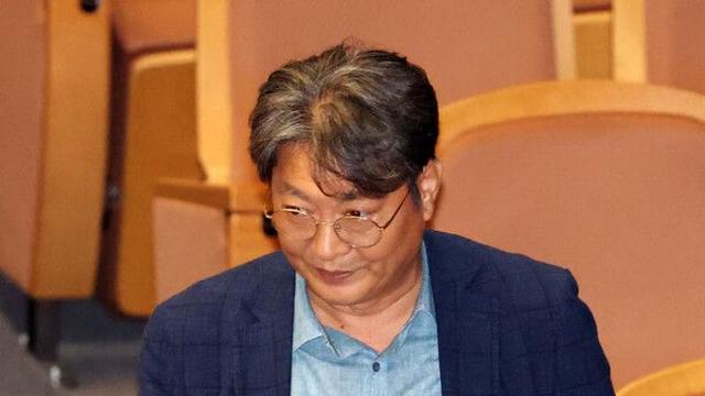 '주식 차명거래' 의혹 이춘석, 민주당 탈당…