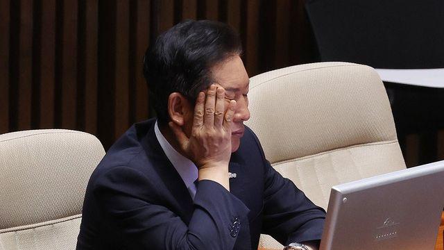 이춘석, 鄭 조사지시 6시간만에 탈당…'개미여론' 악화 우려한 듯