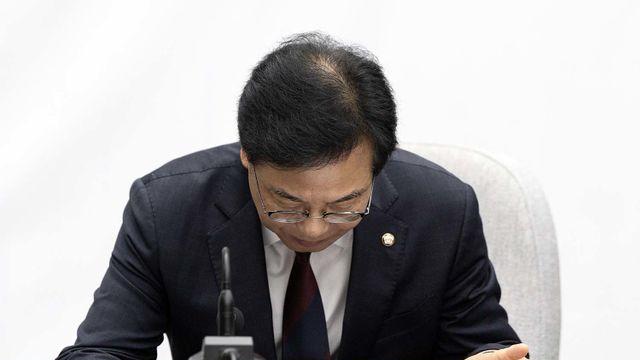 송언석이 대통령비서실장에게 몰래 보낸 문자메시지 공개 ‘일파만파’