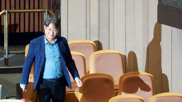 '차명거래 의혹' 이춘석, 민주당 자진탈당…법사위원장도 사임
