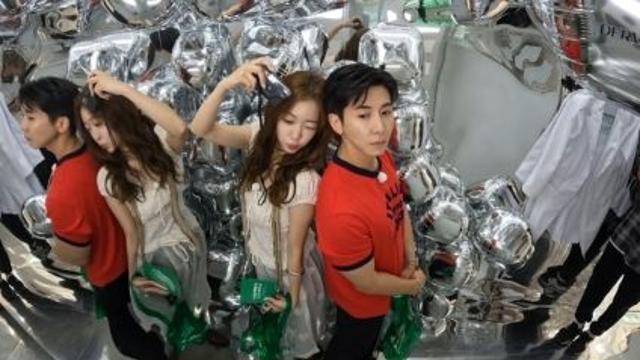 '유행 절단남' 전현무, 성수동 핫플行 