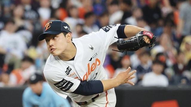 시속 160.7㎞ 광속구 던지며 KBO 한국인 선수 신기록 세운 투수의 정체