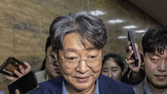 '본회의장서 주식 차명거래 의혹' 이춘석, 결국 민주당 탈당