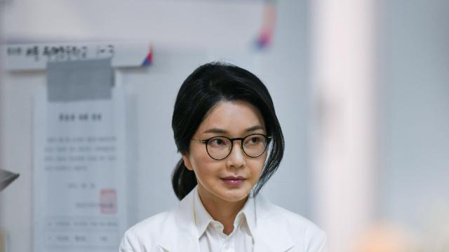 金建希明日首次接受传唤调查 或再掀韩国政坛新风暴