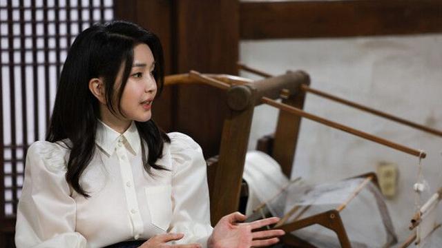 김건희, 오늘 특검 포토라인 선다…수사기관 첫 출석 조사