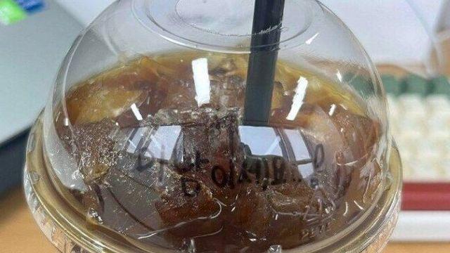 카페 알바생이 자길 좋아하는것 같다는 도끼병 걸린 남자의 최후