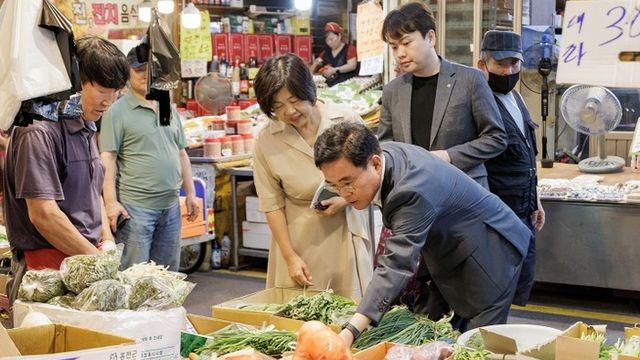 진교훈 강서구청장, 전통시장 찾아 민생 살펴 ‘소비 촉진 독려’