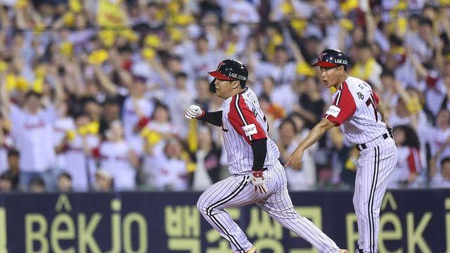 '7연승 신바람' LG, 52일 만에 단독 1위…역전패한 한화는 2위(종합)