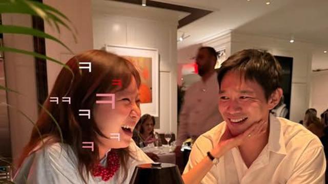 공효진♥케빈오, 웃음꽃 만개한 부부 사진…”지난 주말” [ AI 포토컷]