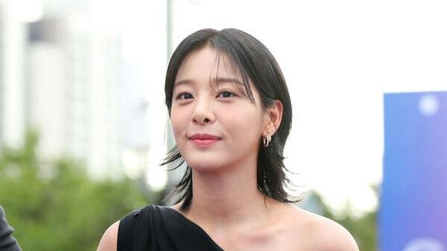 설인아, '무쇠소녀단2' 촬영 중 발목 부상