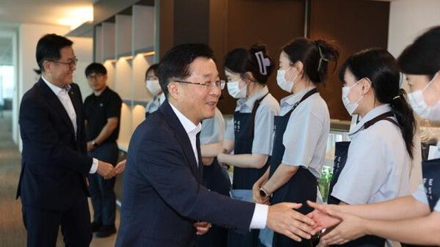 한화생명, 권혁웅·이경근 각자대표 체제로…“AI 기반 라이프솔루션 파트너로 도약”
