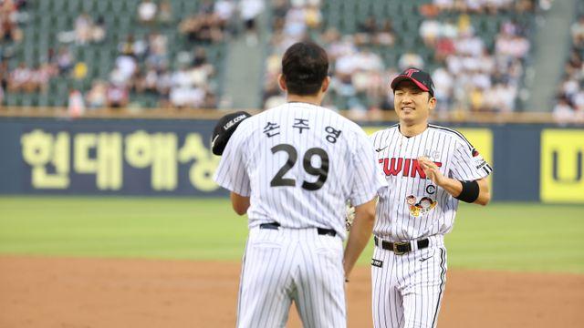 '1위 탈환' 염경엽 감독 