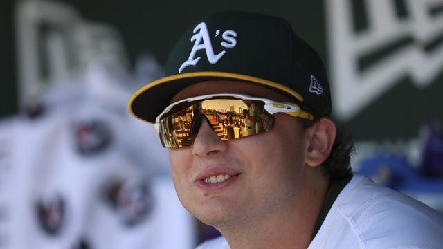 '한 경기 4홈런' 커츠, MLB 이달의 선수·신인선수 석권