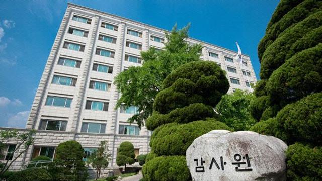 무허가 보증서 받아 손실 입히고 몇년간 부지 방치도