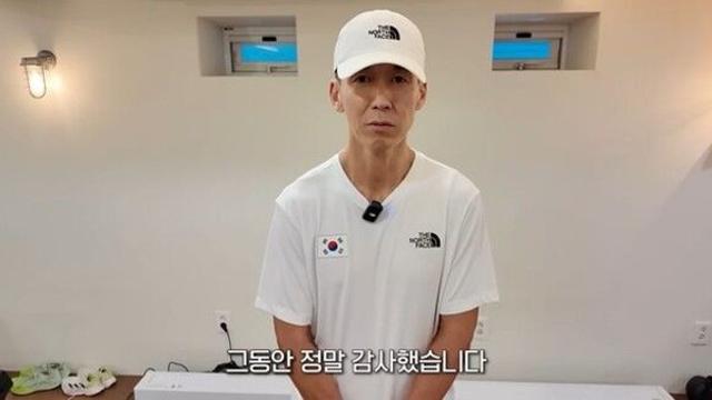 션, 핼쑥한 얼굴로