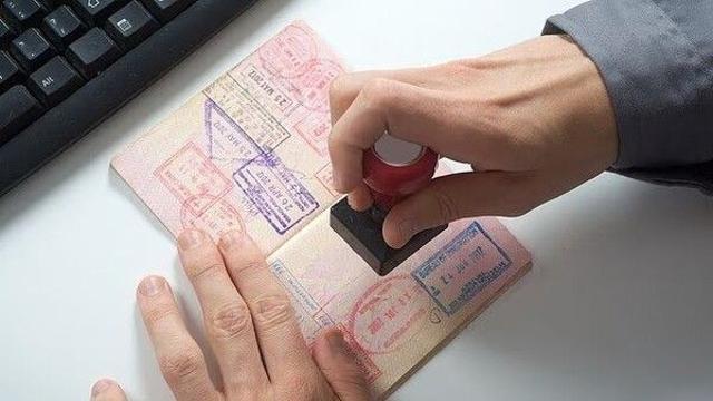 여권에 이 도장 찍혔다면…입국 거부 당할 수 있다