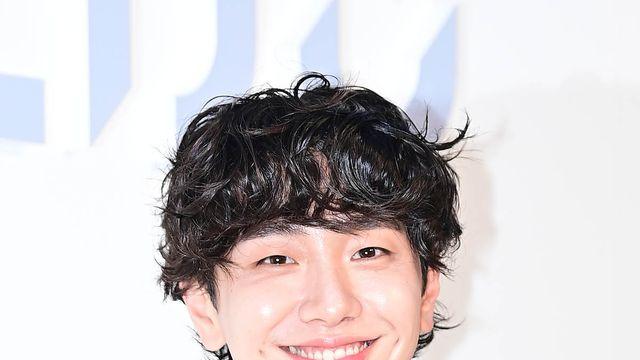 남윤수, 男배우와 키스신만 '300번'…