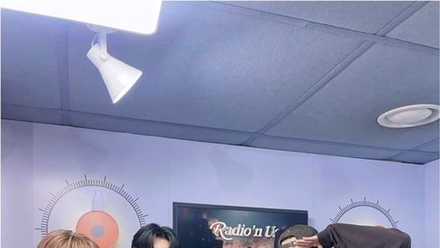 세븐투에잇, 데뷔 첫 라디오 출연...완벽 라이브→유창한 한국어·영어 소통