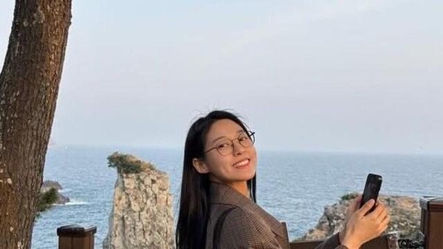 설현 몰라보겠네…한층 성숙해진 얼굴[★핫픽]