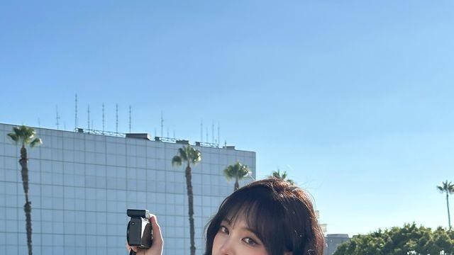 아이브 리즈, 바람마저 스타일로 만든 '숨멎' 실루엣…이래서 '분위기 여신'
