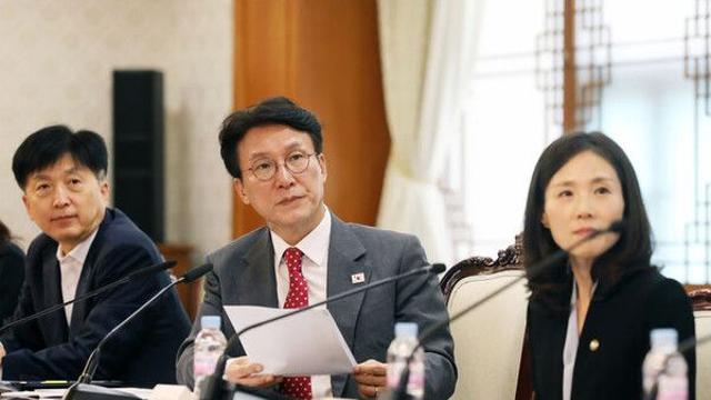중국 국경절 직전 中단체관광객 무비자 입국 시행…내년 6월까지(종합)