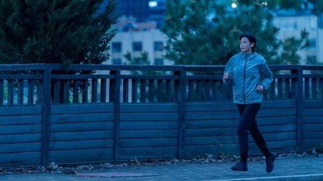 전지현, 새벽 러닝도 화보가 따로 없네…기대되는 새로운 얼굴 (북극성)