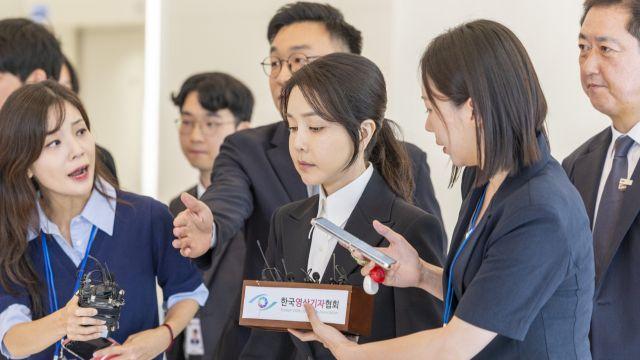 김건희 조사 7시간여 만에 종료…특검, 추가 소환할 듯