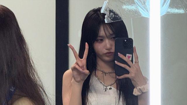 거울 앞에서 뭐 입었길래? 아이브 이서,  '힙스터'들 열광한 '이 조합'