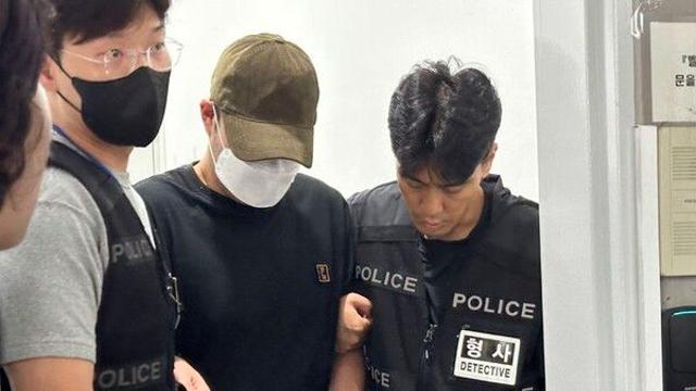 ‘대전 교제 살인’ 20대 피의자, 영장심사 출석…취재진 질문에 ‘침묵’