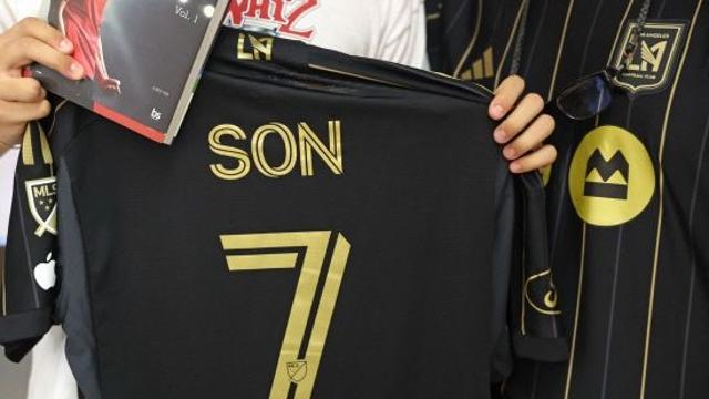 “LAFC 공격수 손흥민” 전광판 오피셜 뜨고→SON 유니폼 벌써 불티!…SON LAFC 경기 직관, 7일 공식발표