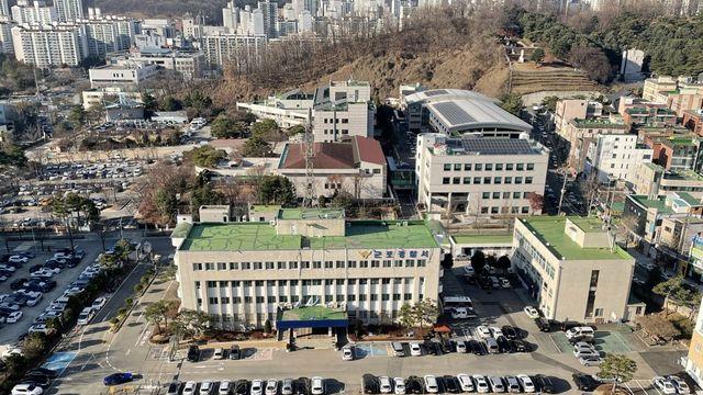 공무원도 당했다…보이스피싱에 속아 모텔 '셀프 감금'