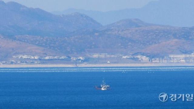 北 주민 1명, 스티로폼 묶고 헤엄쳐 서해 통해 귀순