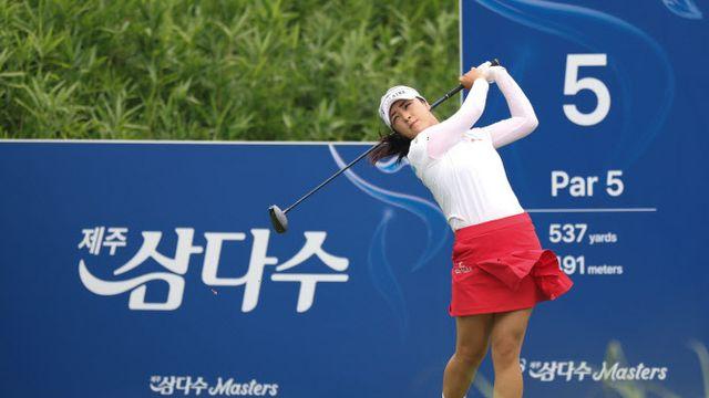 팬 응원에 펄펄 난 ‘KLPGA 여왕’ 윤이나, 첫날 노보기로 화답 “응원 그리웠다”
