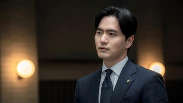 '에스콰이어' 변호사 이진욱, 워너비 상사의 정석