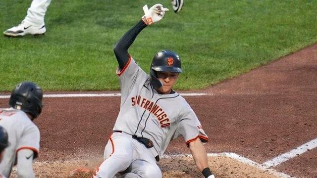 이정후, 6경기 연속 장타 행진…9회 2루타 날리고 결승 득점