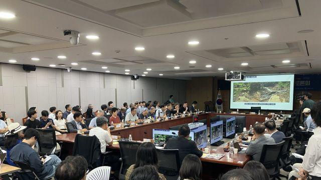 대통령 주문 후 열린 첫 ‘산불·산사태 토론회’… 임도·벌채 집중포화