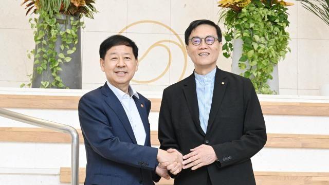 한은 첫 방문한 구윤철…이창용 만나 경제 구조개혁 공감대 형성